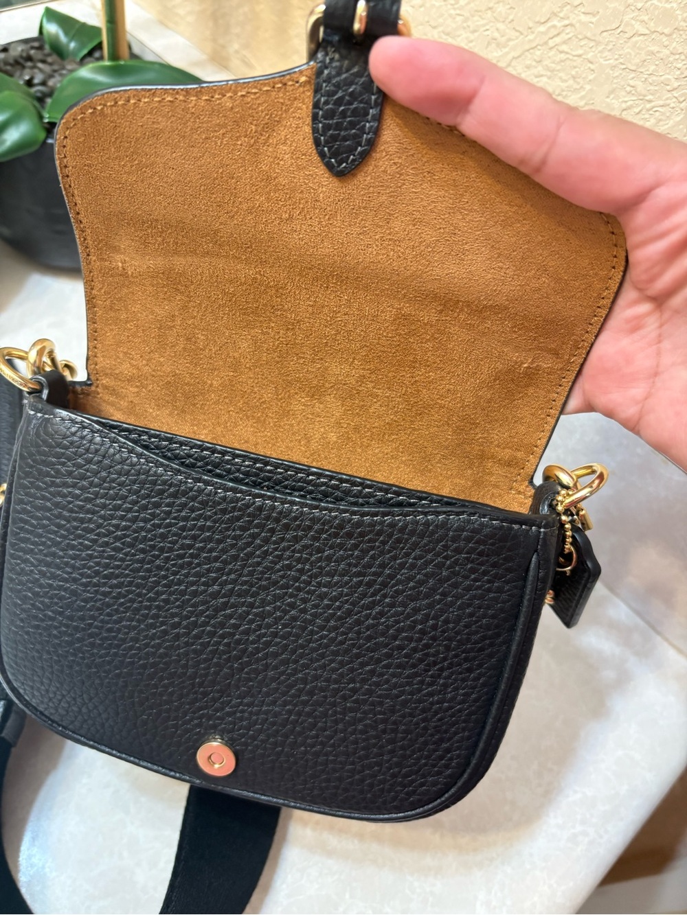 Coach Black Pebbled Leather Crossbody Bag with Coin Pouch - Picture 4 of 9